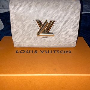 Louis Vuitton Twist MM